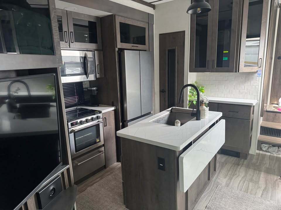 2022 Alliance Rv VALOR 36V11 in eugene OR