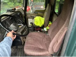 2005 MACK CV713