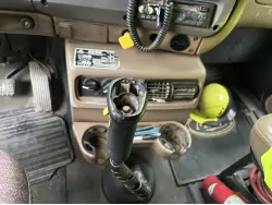 2005 MACK CV713