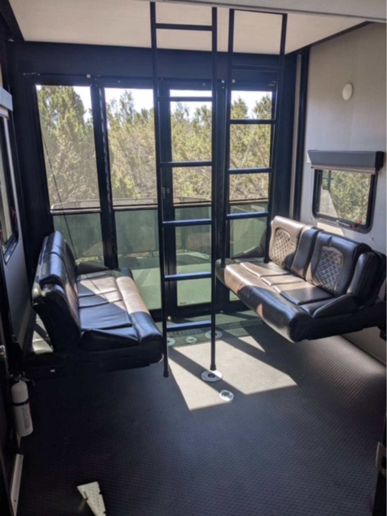 A photo of this 2020 Grand Design MOMENTUM G-CLASS 320G