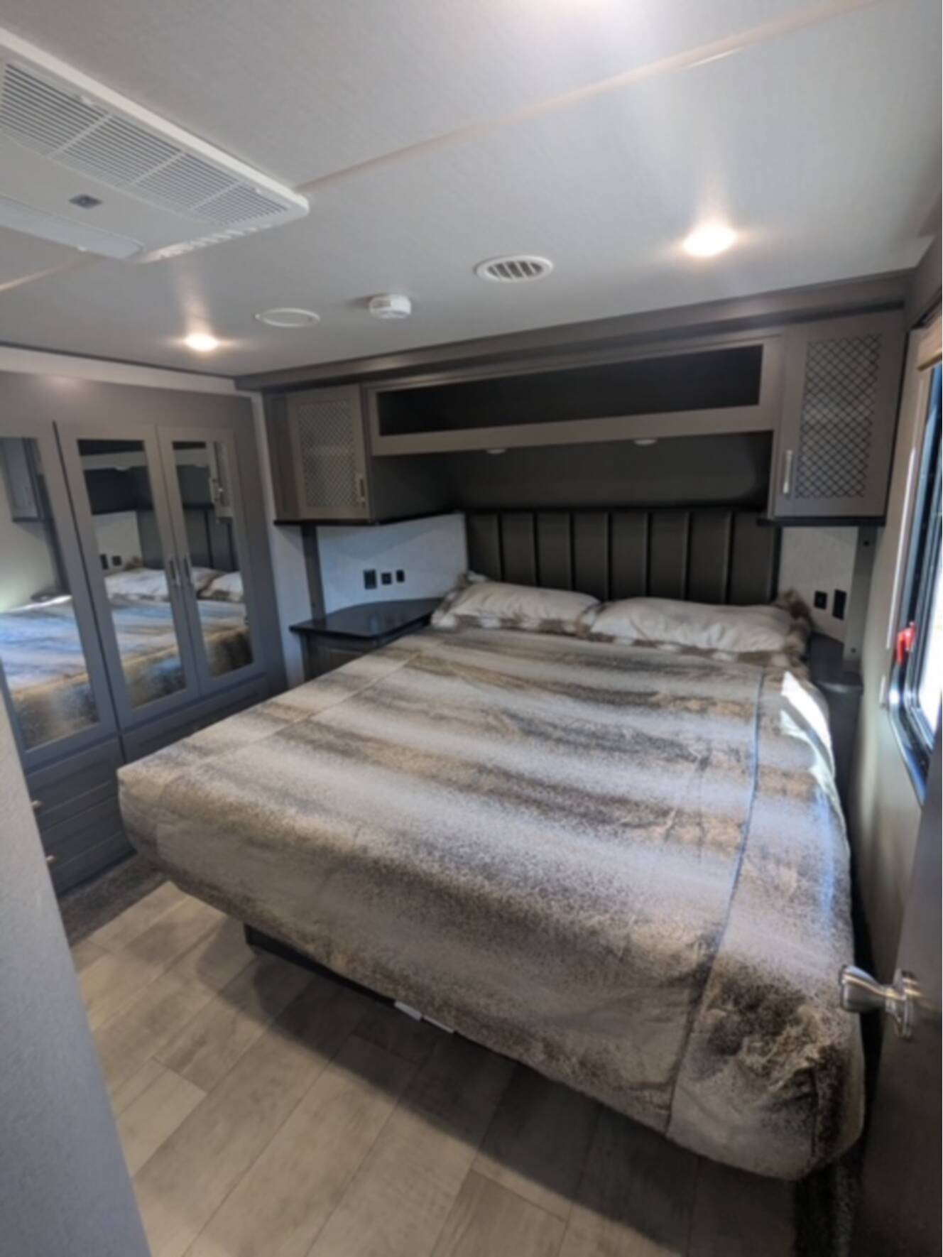 A photo of this 2020 Grand Design MOMENTUM G-CLASS 320G
