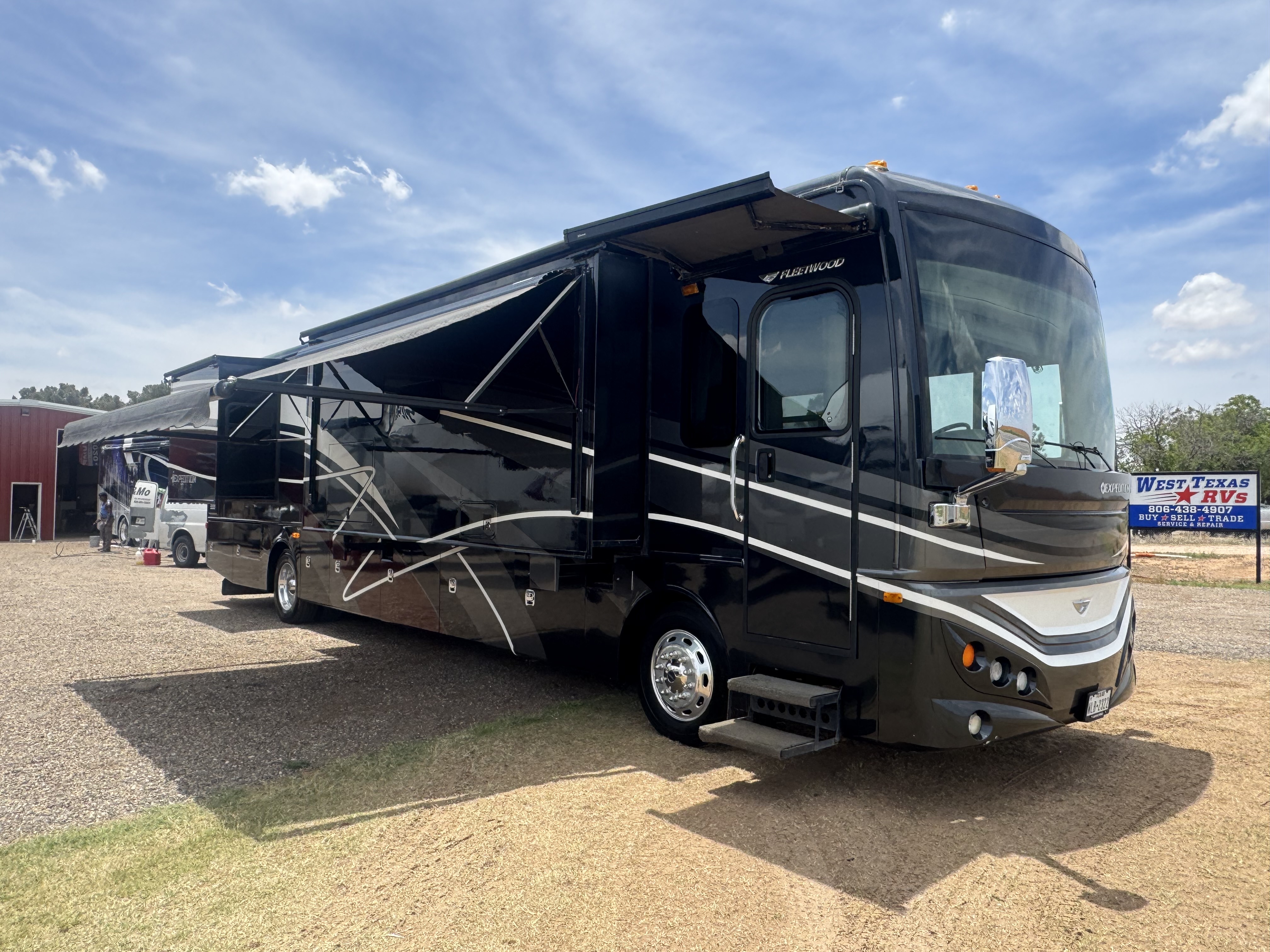 2015 Fleetwood EXPEDITION 40X Class A Diesel Motorhome - Diesel Pusher RV
