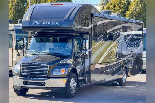 2023 Thor Motor Coach PASADENA 38BX in exton PA