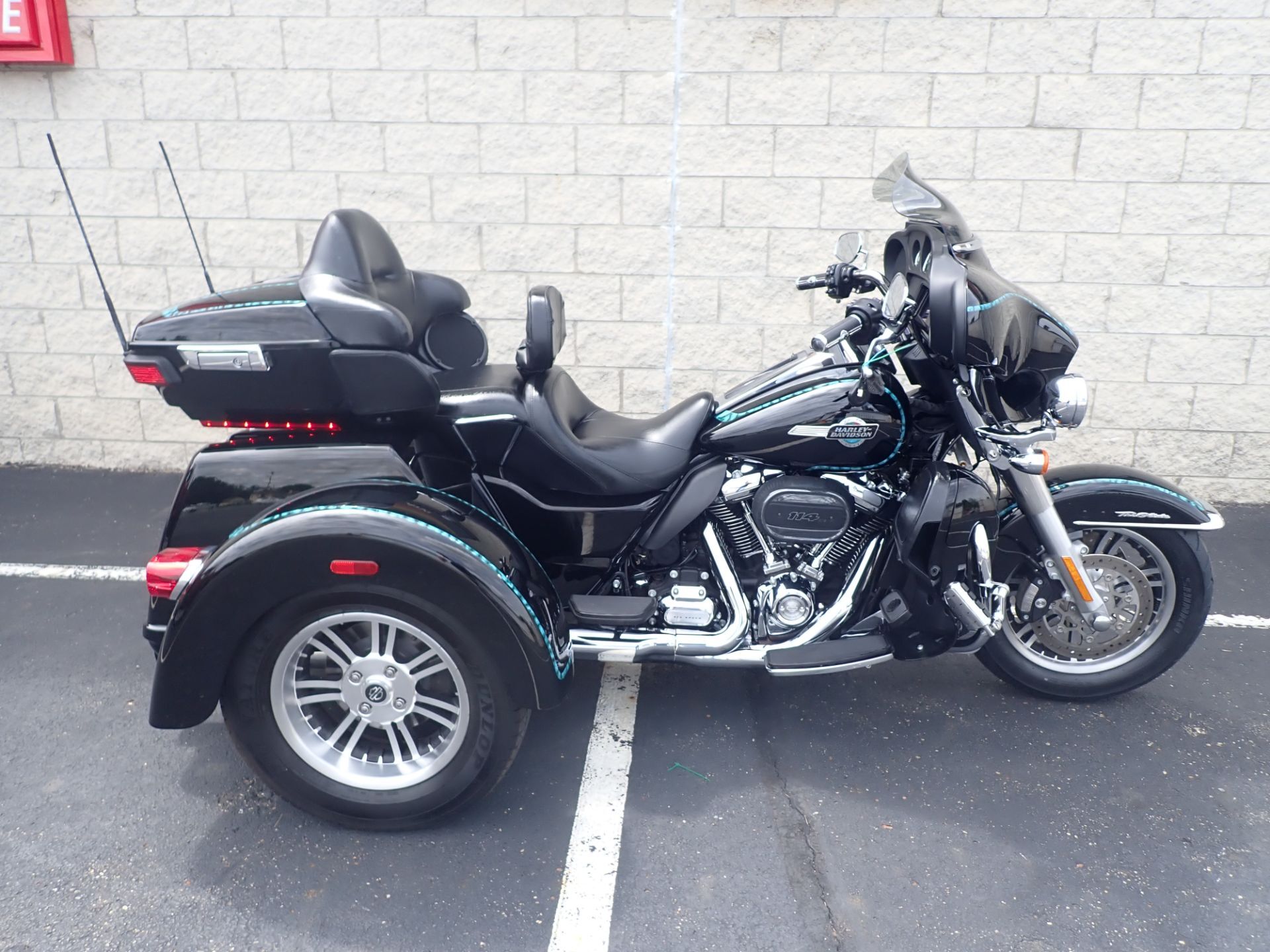2023 Harley-Davidson Tri Glide® Ultra ULTRA CLASSIC in Massillon, OH