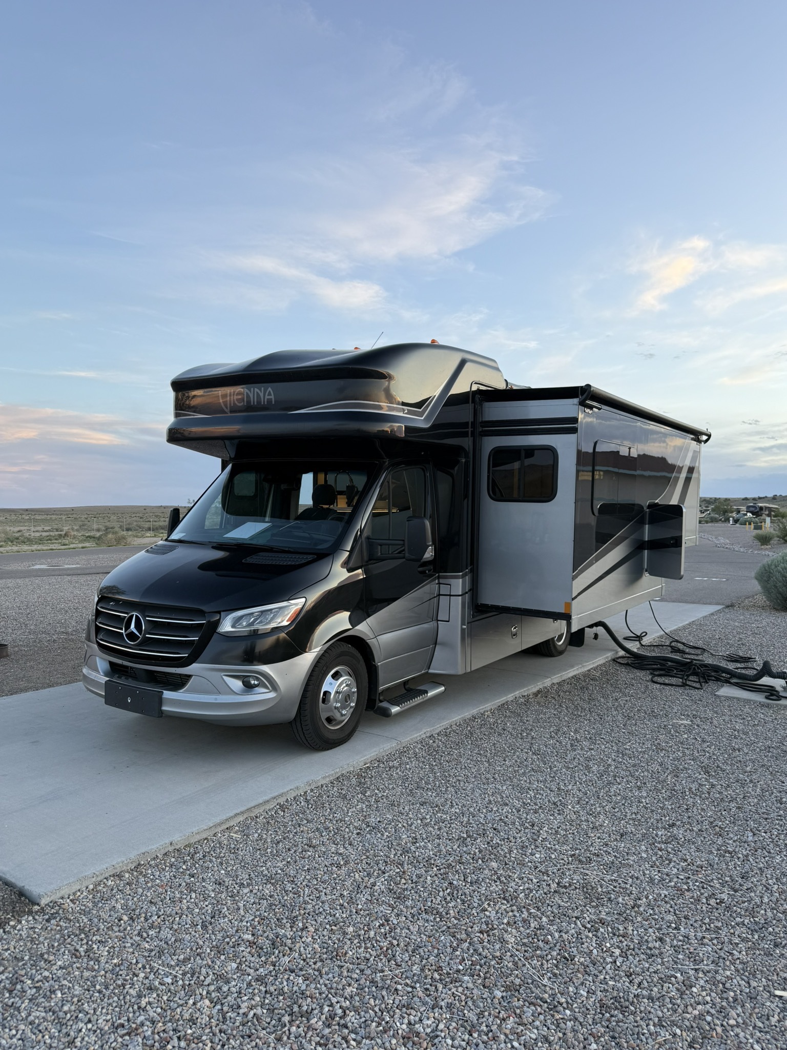 2023 Renegade VIENNA 25VFWC RV