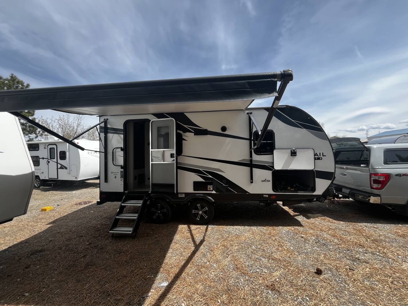 A photo of this 2022 Heartland NORTH TRAIL ULTRA LITE ID21RBSS