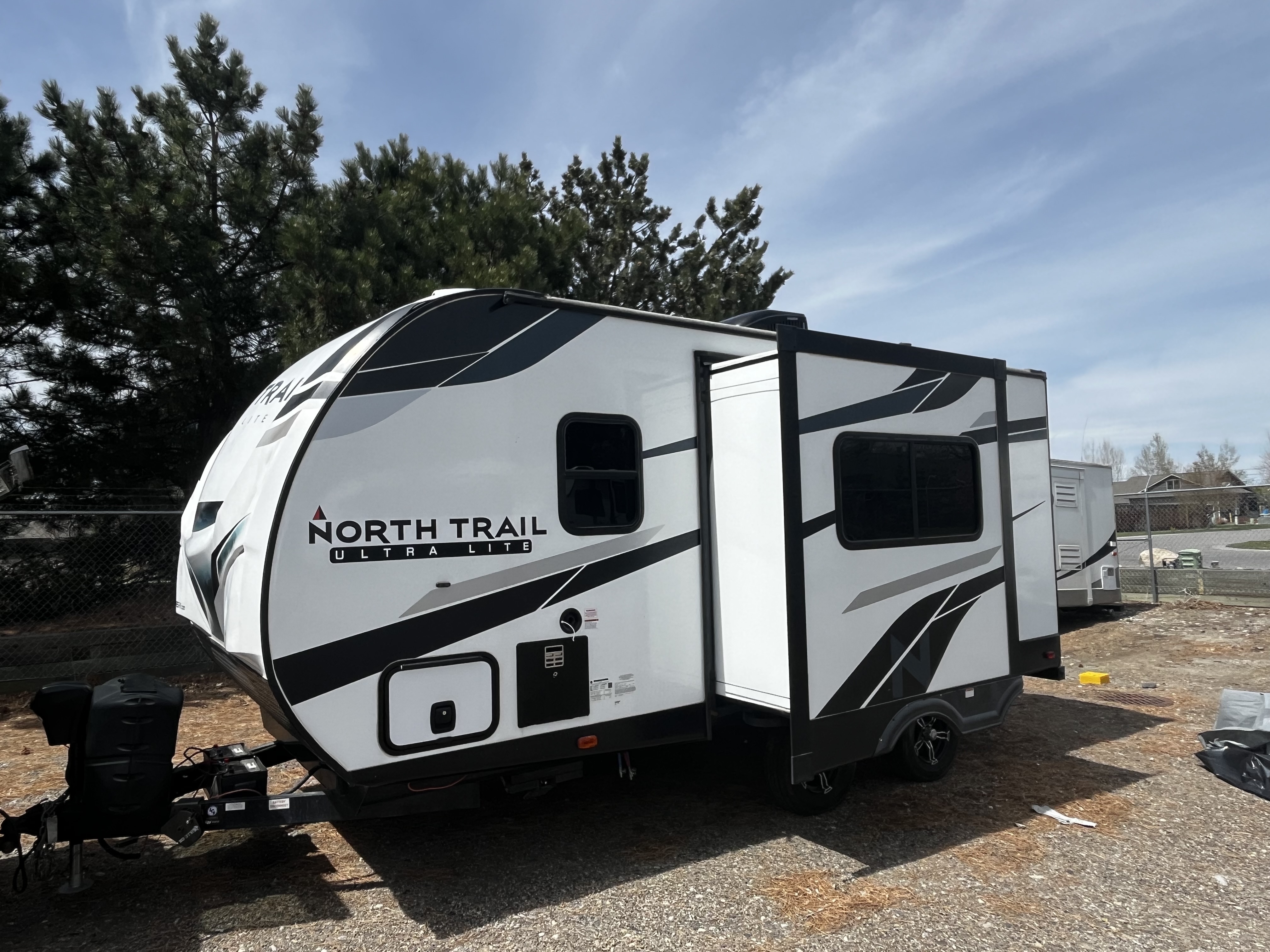 2022 Heartland NORTH TRAIL ULTRA LITE ID21RBSS RV