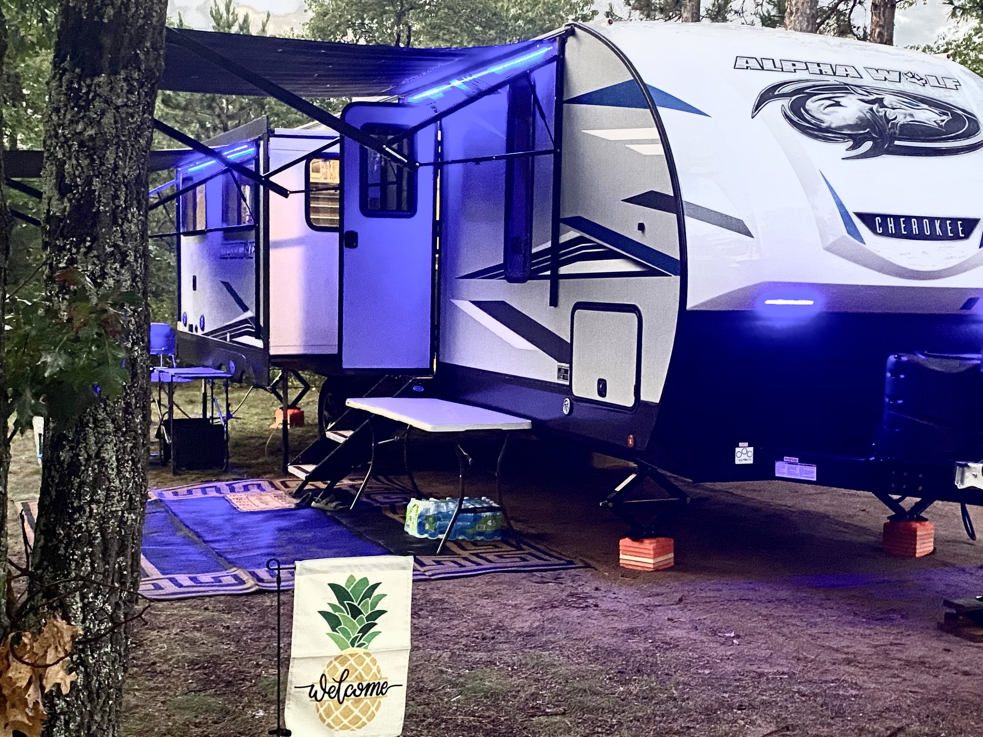 2021 Forest River CHEROKEE ALPHA WOLF 26RL-L RV