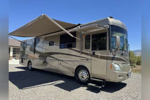 2005 Winnebago VECTRA 40WD in montrose CO