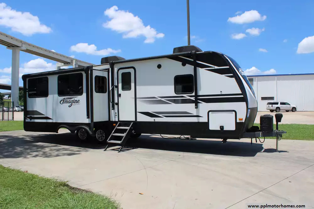2020 Grand Design Imagine 2970RL in houston TX