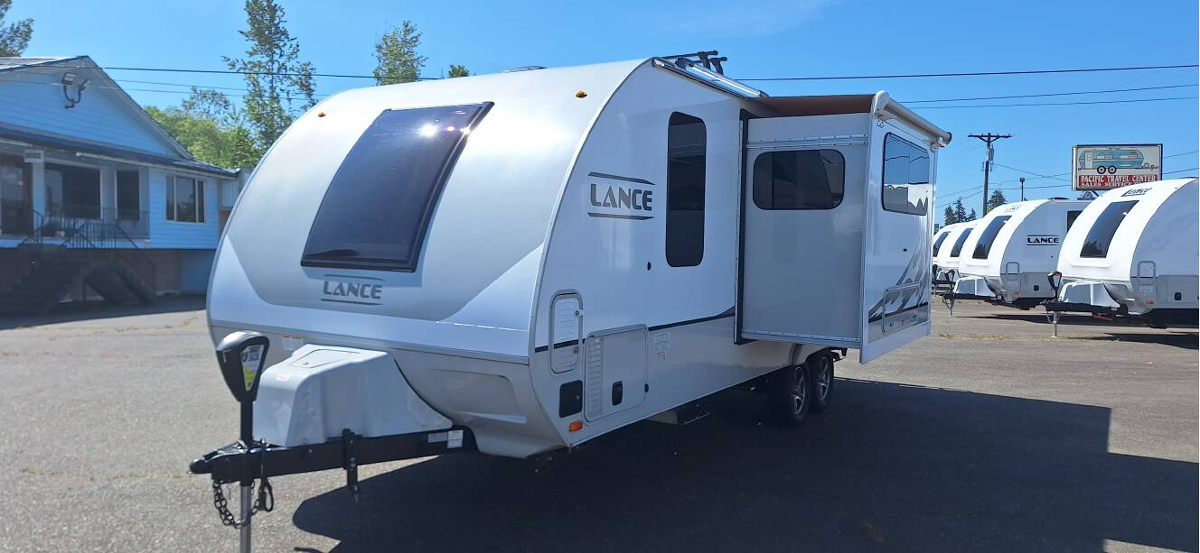 A photo of this 2021 Lance LANCE 2185
