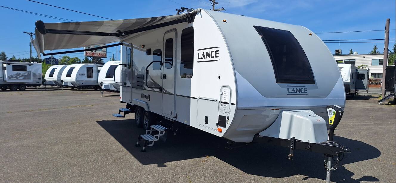 A photo of this 2021 Lance LANCE 2185