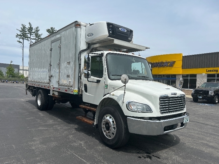 2020 FREIGHTLINER BUSINESS CLASS M2 106 in Londonderry, NH