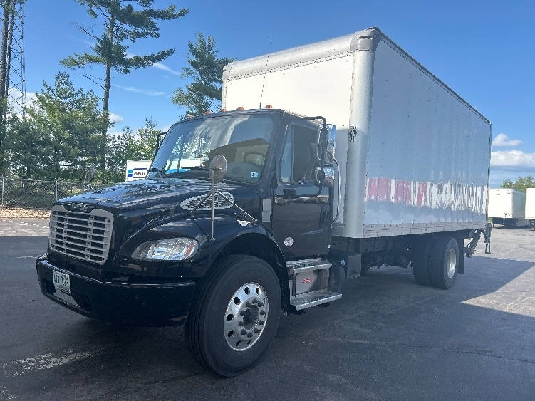 2022 FREIGHTLINER BUSINESS CLASS M2 106 in Londonderry, NH