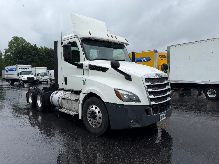 2019 FREIGHTLINER CASCADIA 126 in Capitol Heights, MD