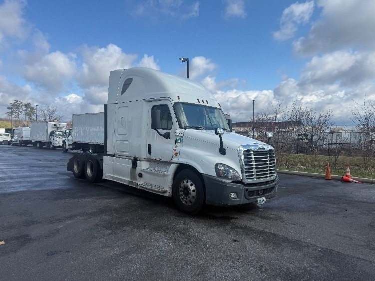 2020 FREIGHTLINER CASCADIA 125 in Jessup, MD