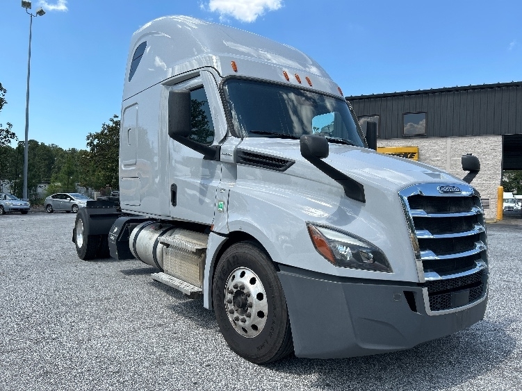 2021 FREIGHTLINER CASCADIA 126 in Lexington, SC