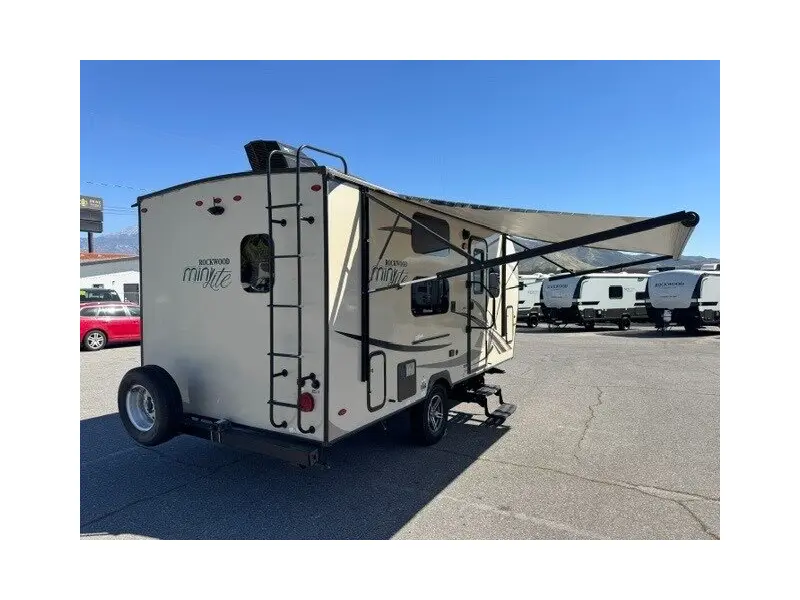2018 FOREST RIVER ROCKWOOD MINI LITE 1905
