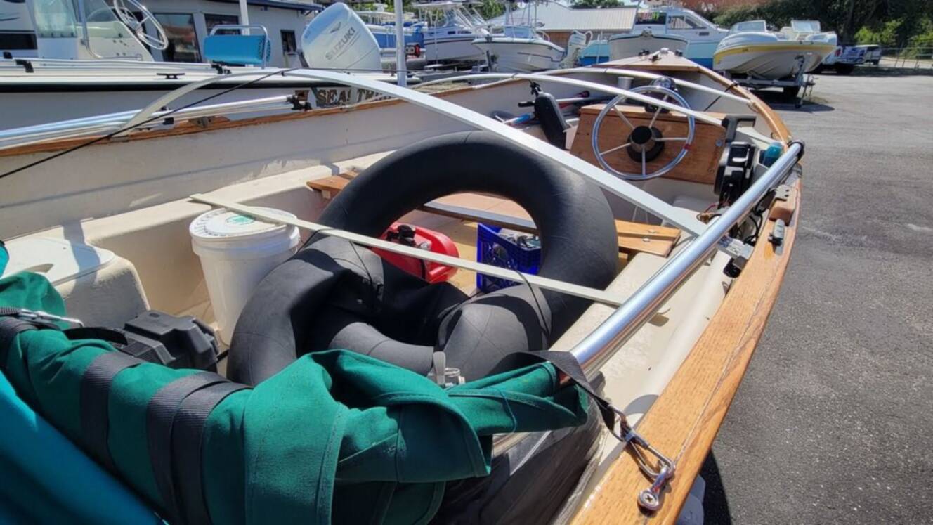 A photo of this 2011 Stur-Dee Boat Co Amesbury 16
