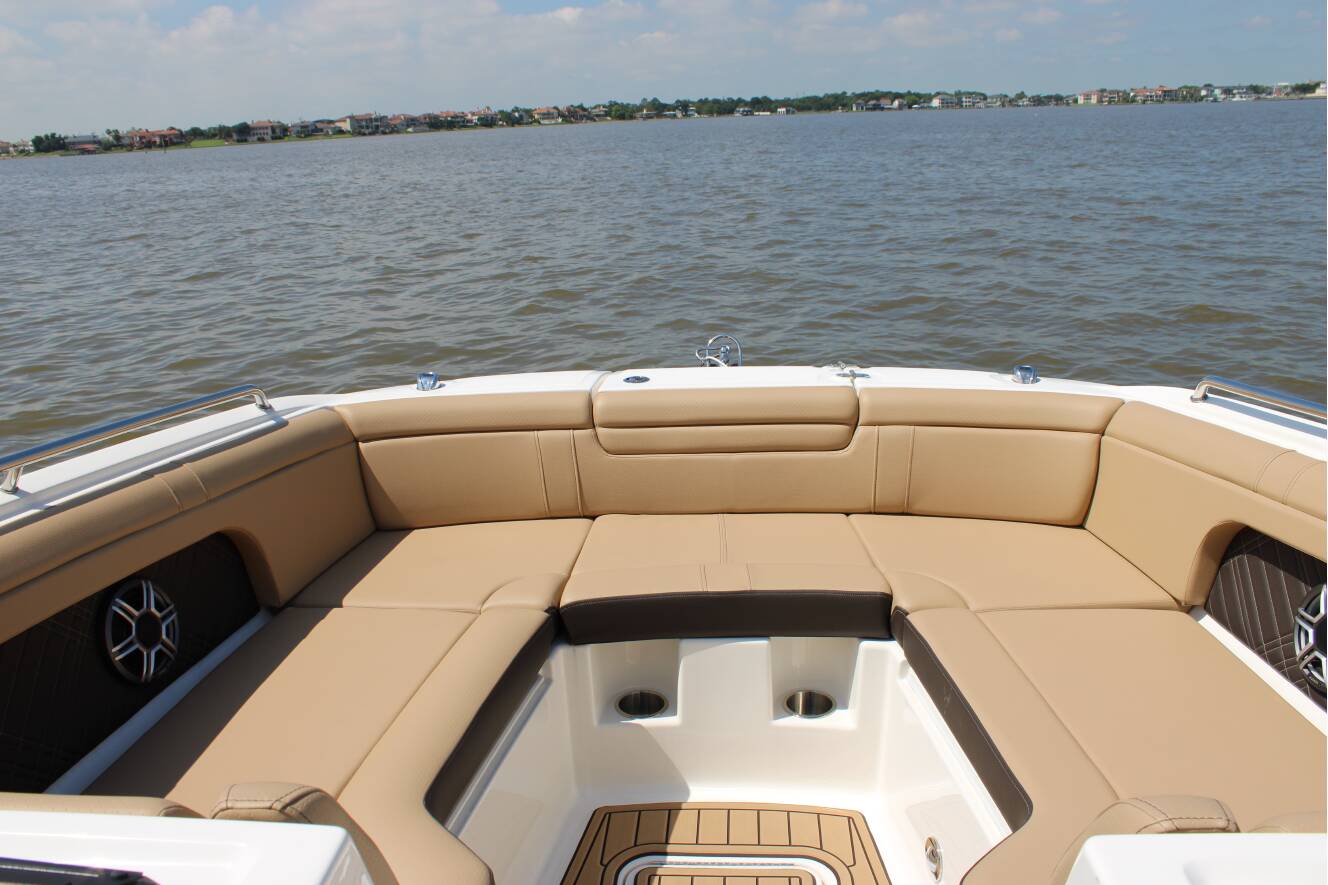 A photo of this 2026 Sea Ray SDX 290