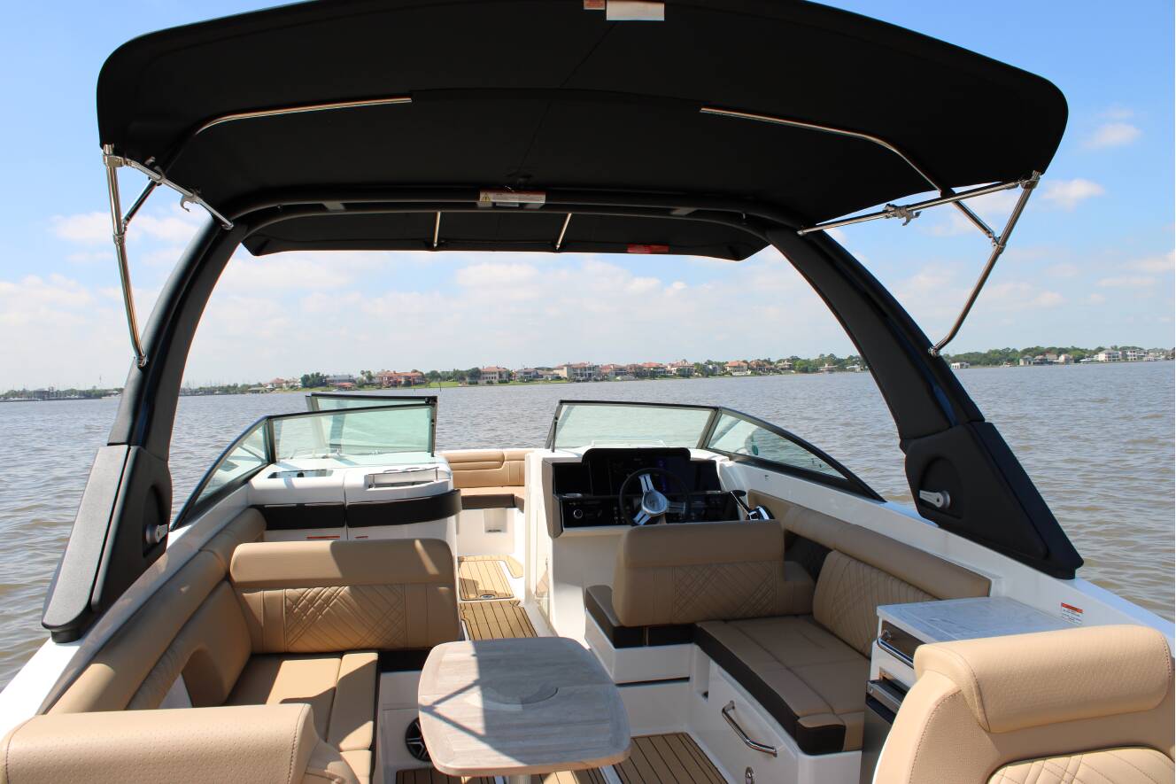 A photo of this 2026 Sea Ray SDX 290