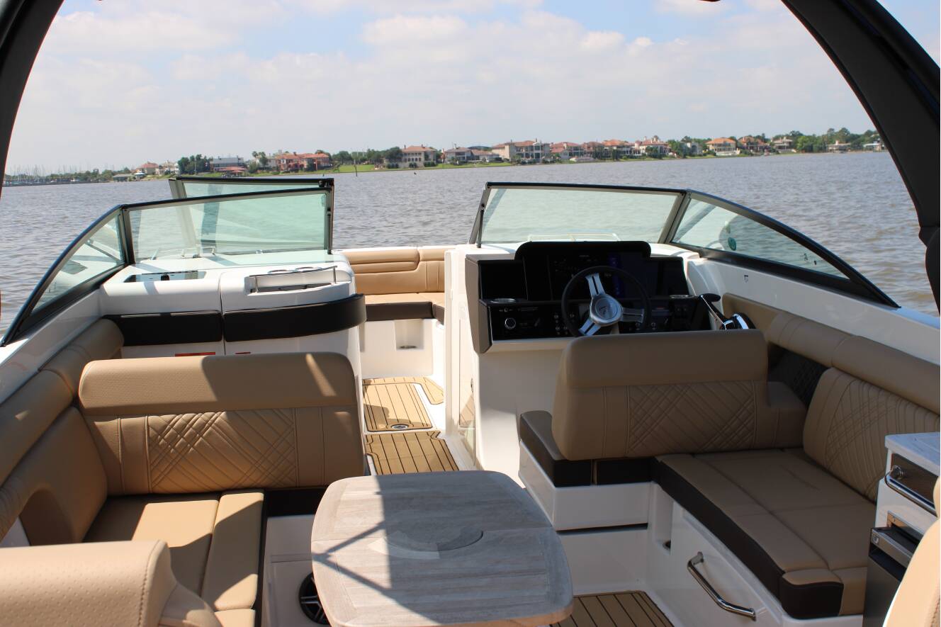 A photo of this 2026 Sea Ray SDX 290