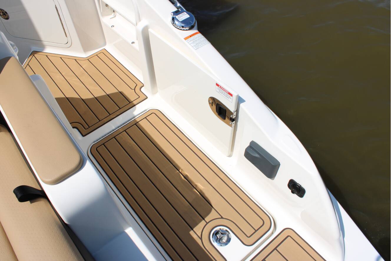 A photo of this 2026 Sea Ray SDX 290