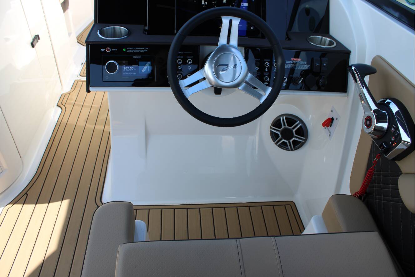 A photo of this 2026 Sea Ray SDX 290