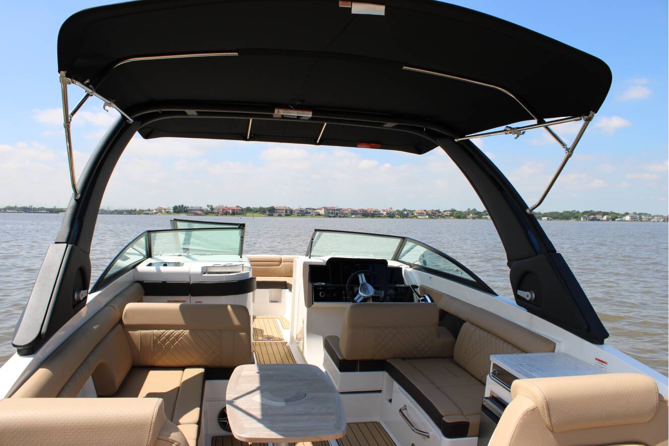 A photo of this 2026 Sea Ray SDX 290