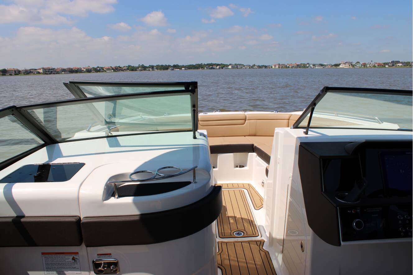 A photo of this 2026 Sea Ray SDX 290