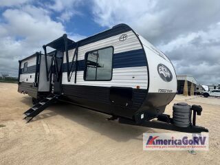 2025 FOREST RIVER CHEROKEE WOLF DEN 304SR
