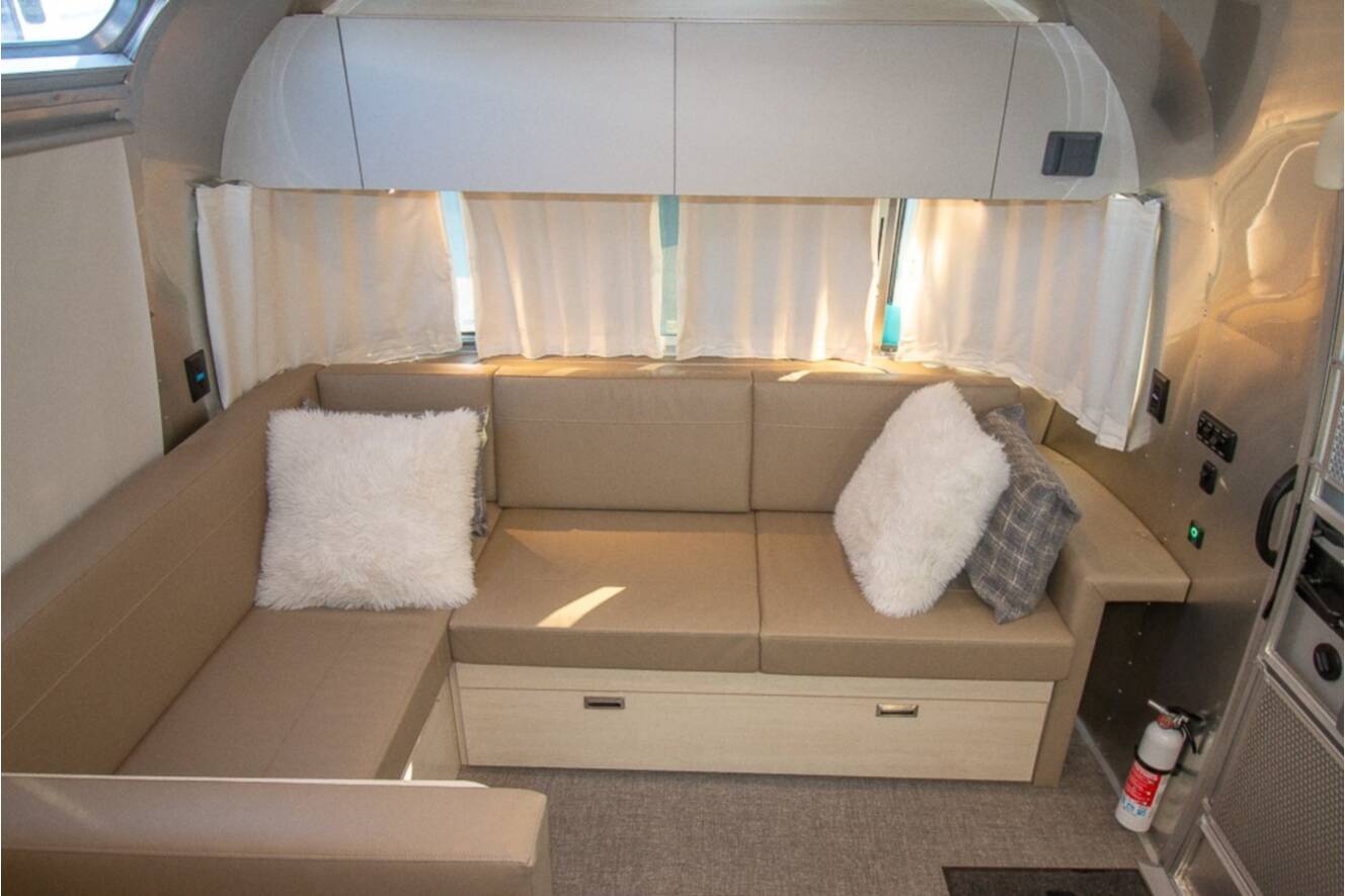 A photo of this 2024 Airstream Flying Cloud 30RB Twin