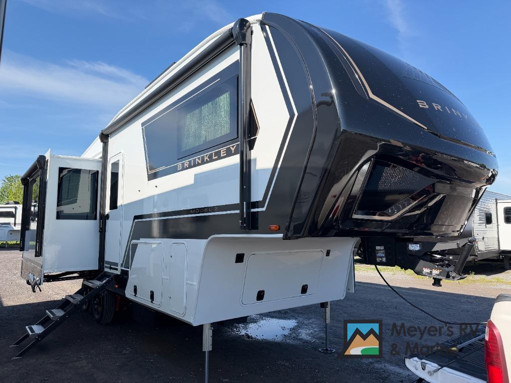 2027 Brinkley Model Z 2700 in cicero NY