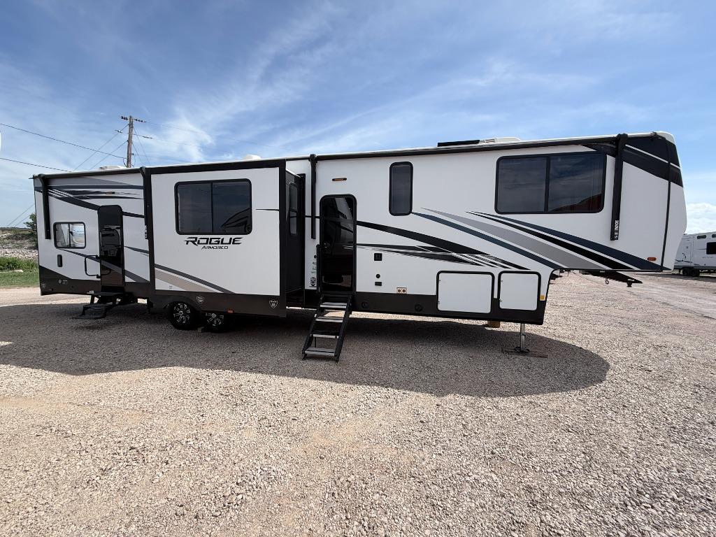 2021 Forest River Rv Rogue 351A13 in breckenridge TX