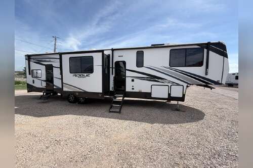 2021 Forest River Rv Rogue 351A13 in breckenridge TX