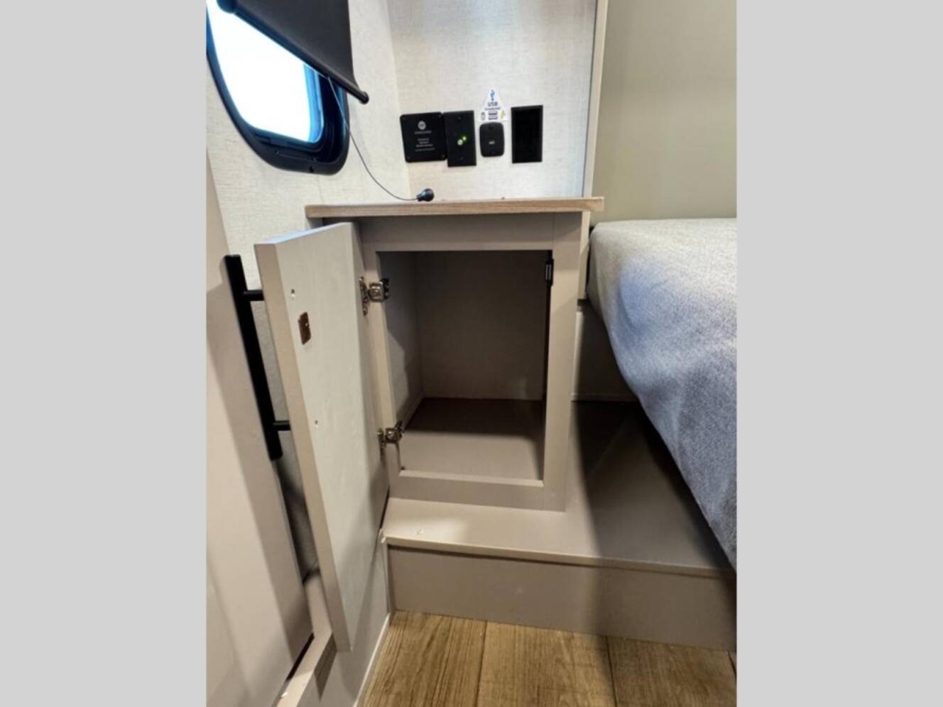 A photo of this 2026 Alliance Rv Valor All-Access 35A14