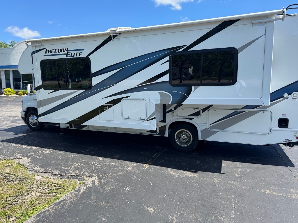 2022 Thor Motor Coach Freedom Elite 27FE in orchard park NY