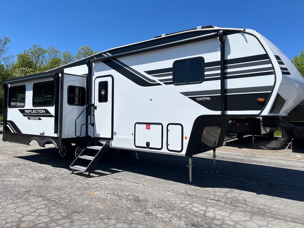 2027 Grand Design Reflection 100 Series 29RL in orchard park NY