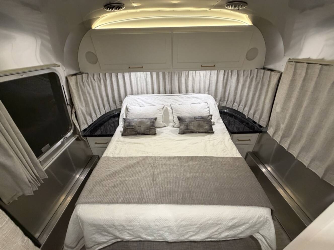 A photo of this 2022 Airstream CLASSIC 30RBQ
