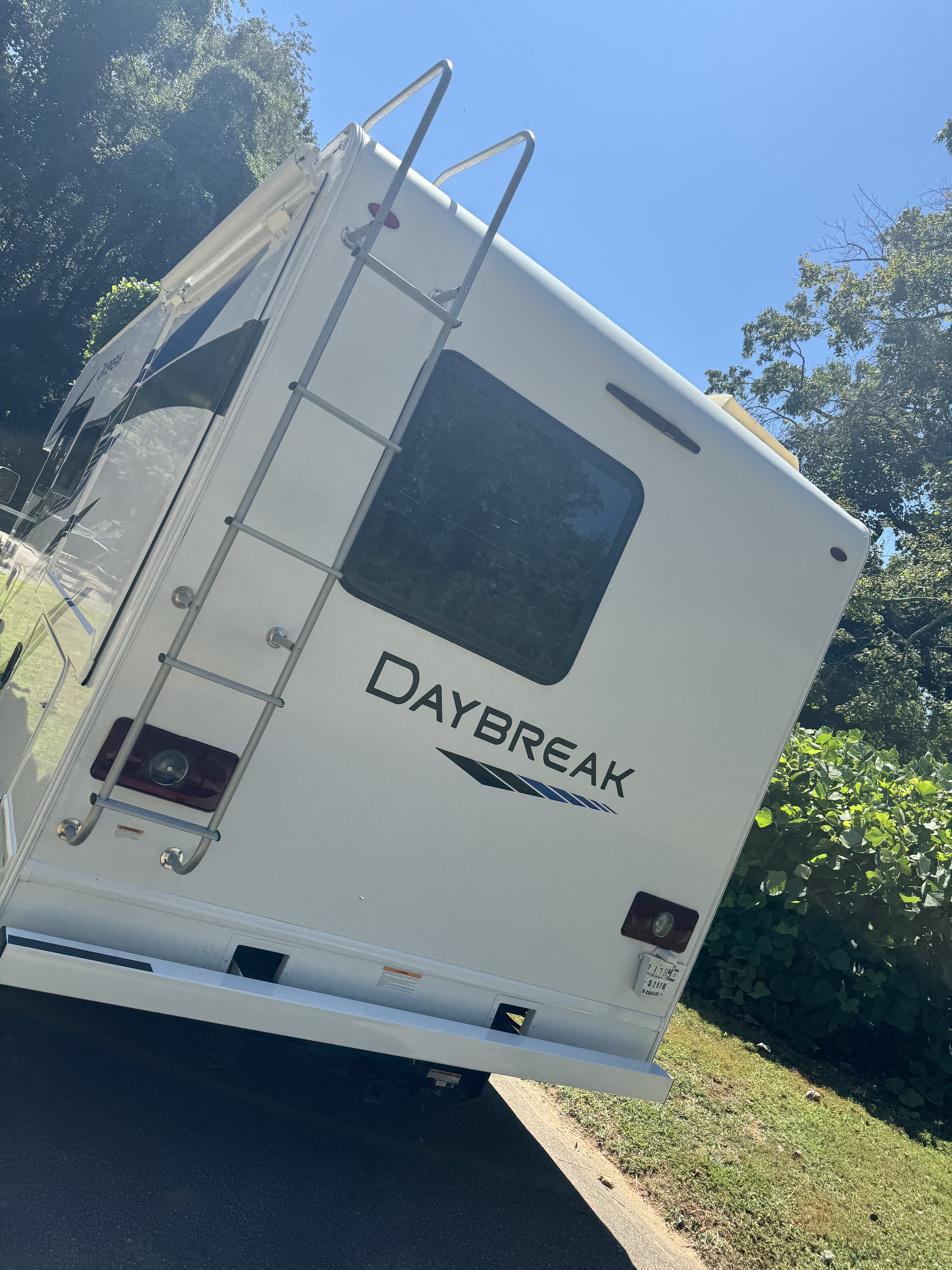 2020 Thor Motor Coach DAYBREAK 26DB in north wilkesboro NC