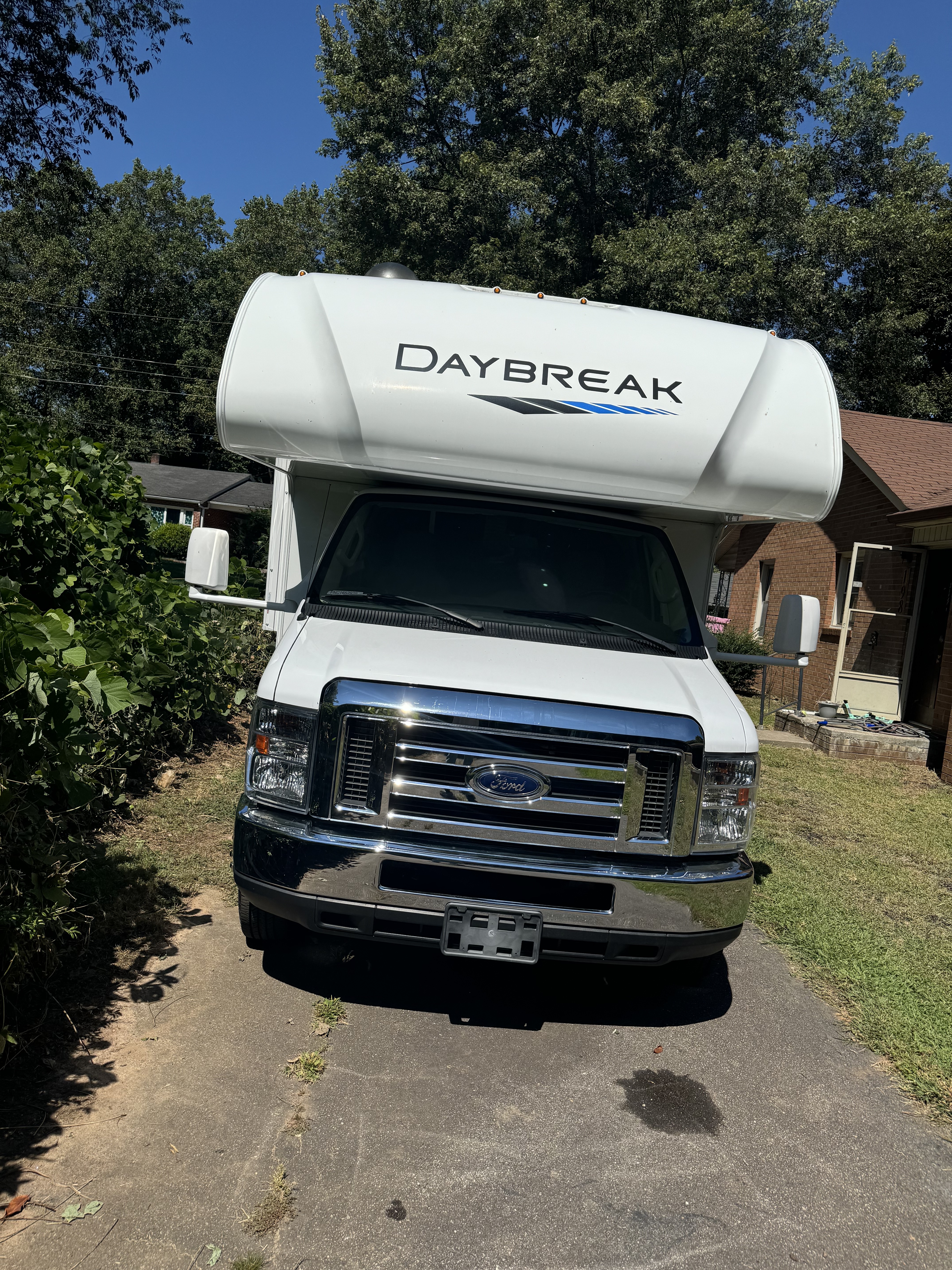 2020 Thor Motor Coach DAYBREAK 26DB RV