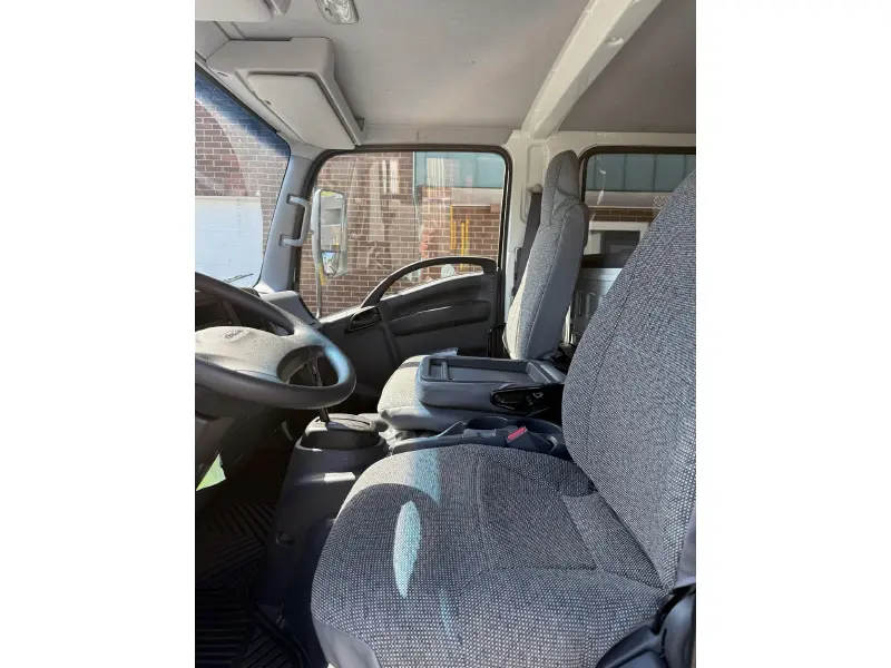 2026 ISUZU NRR