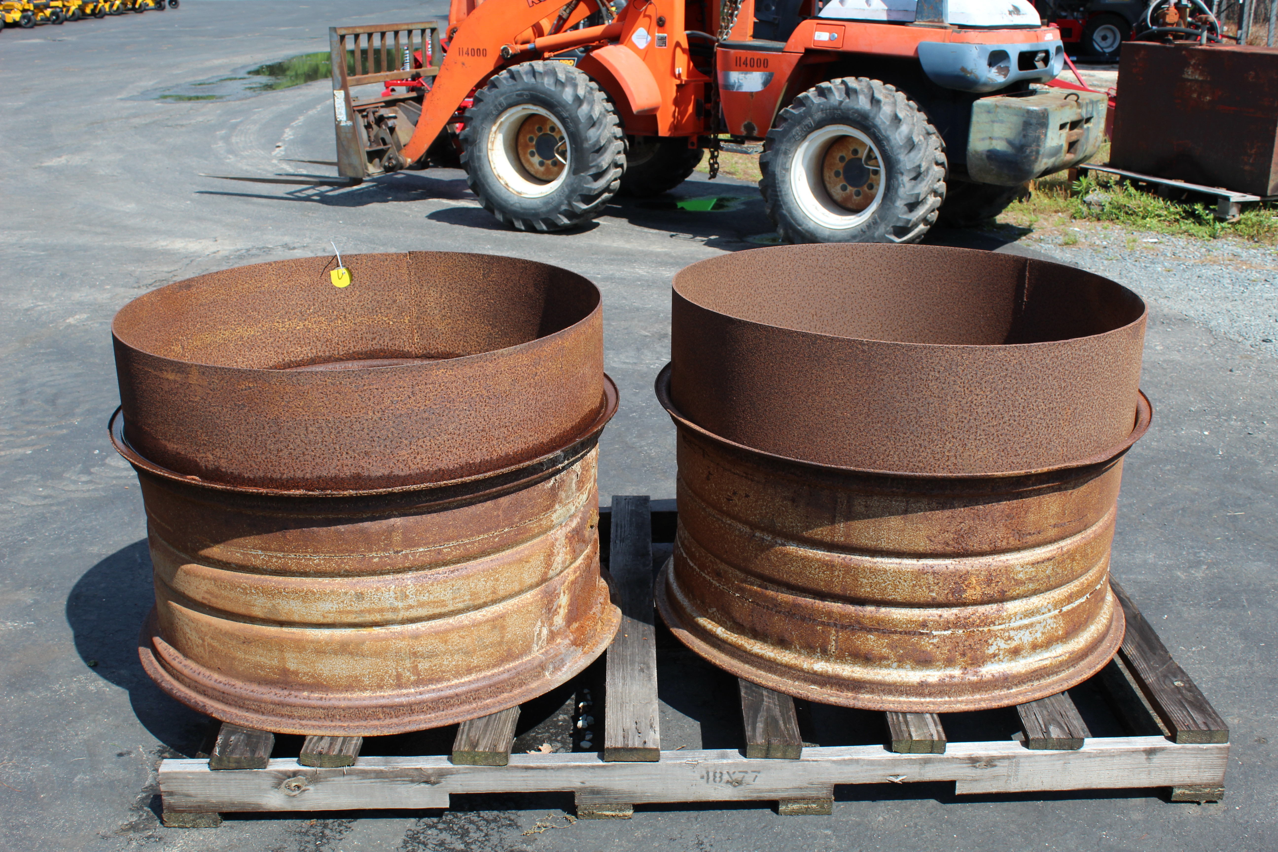 UNVERFERTH Clamp on Dual Rims in Accomac, VA