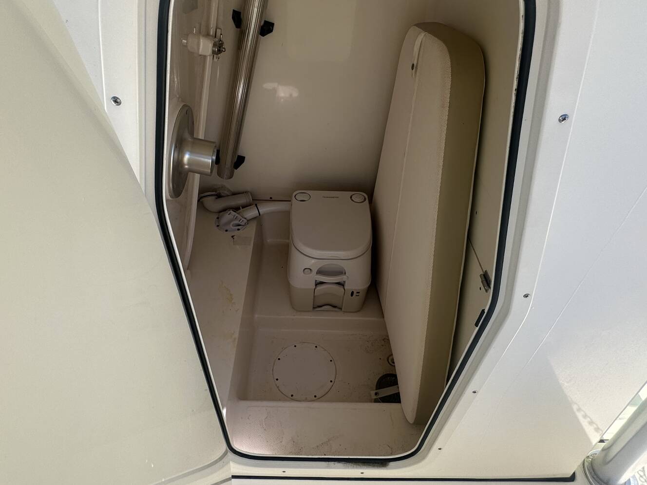 A photo of this 2021 Sea Born LX26 CENTER CONSOLE LE XLT
