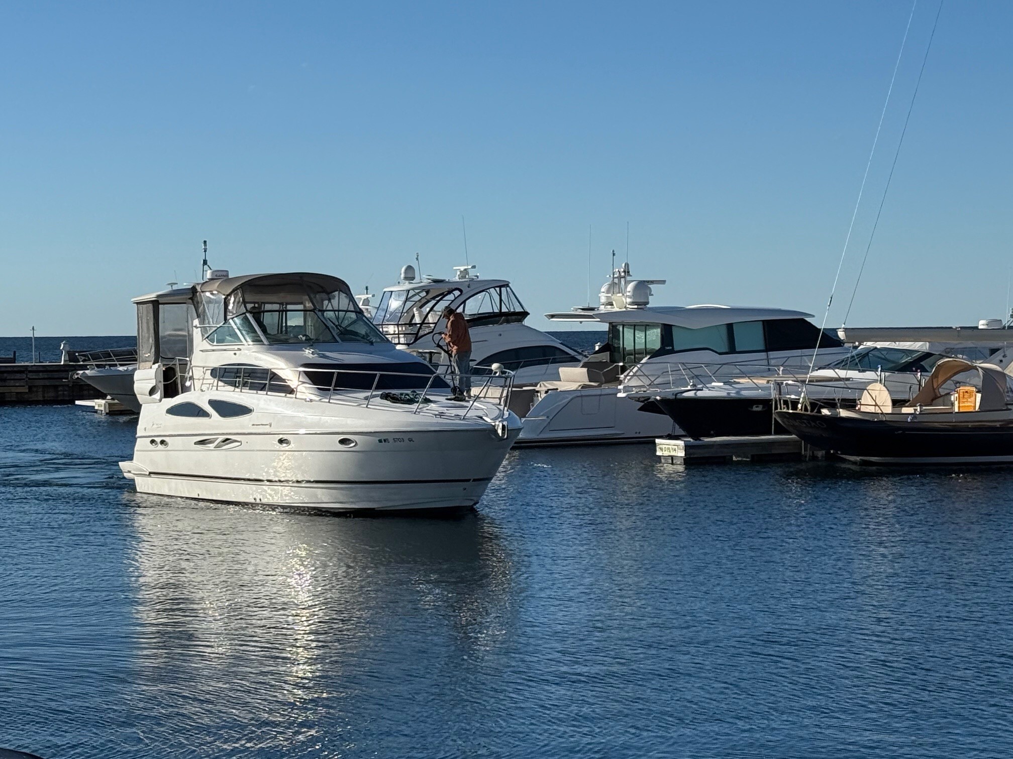 2003 Cruisers Yachts 4050 Express in sister bay WI