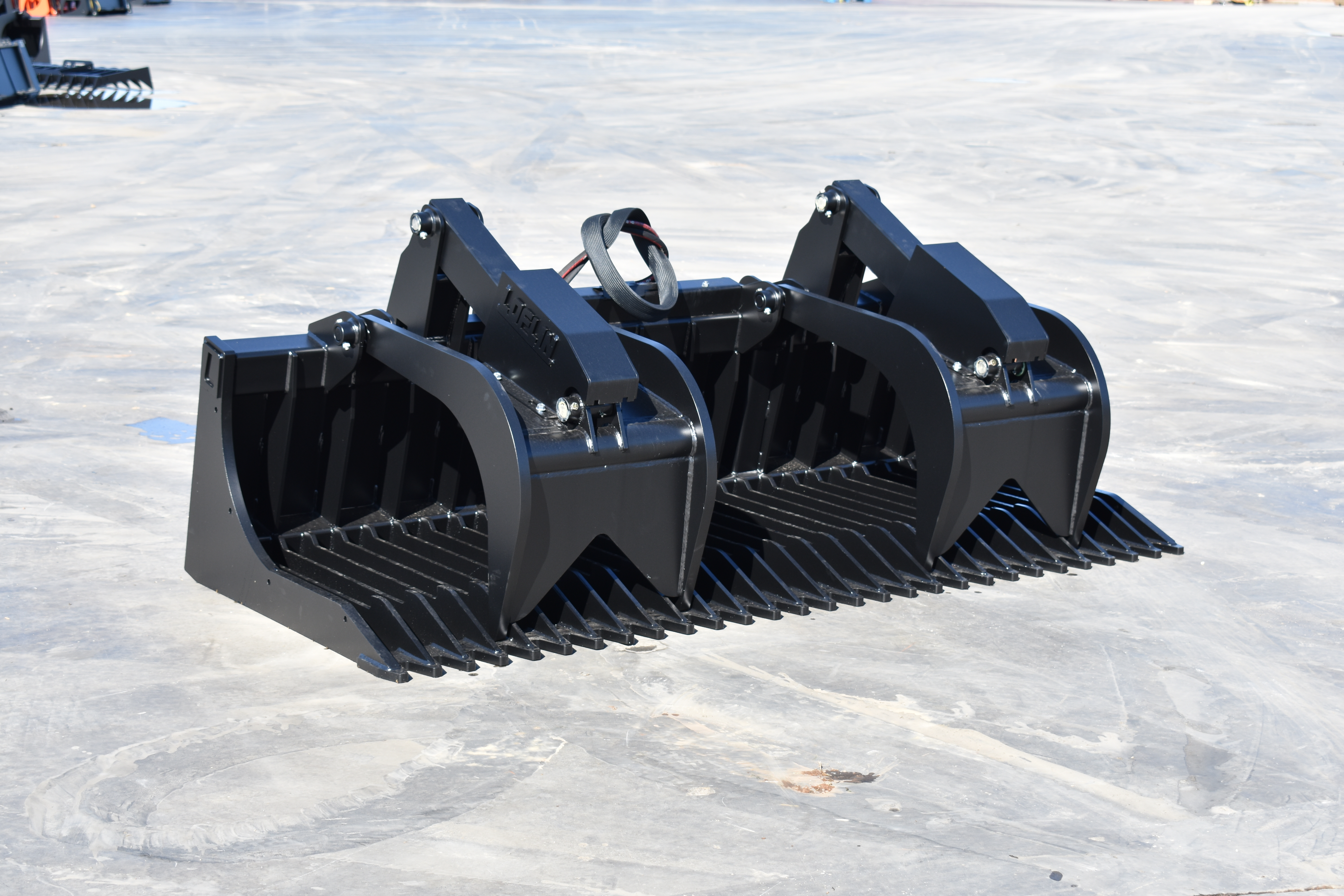 2026 LOFLIN 84'' XHD Rock Bucket Grapple in Glassboro, NJ