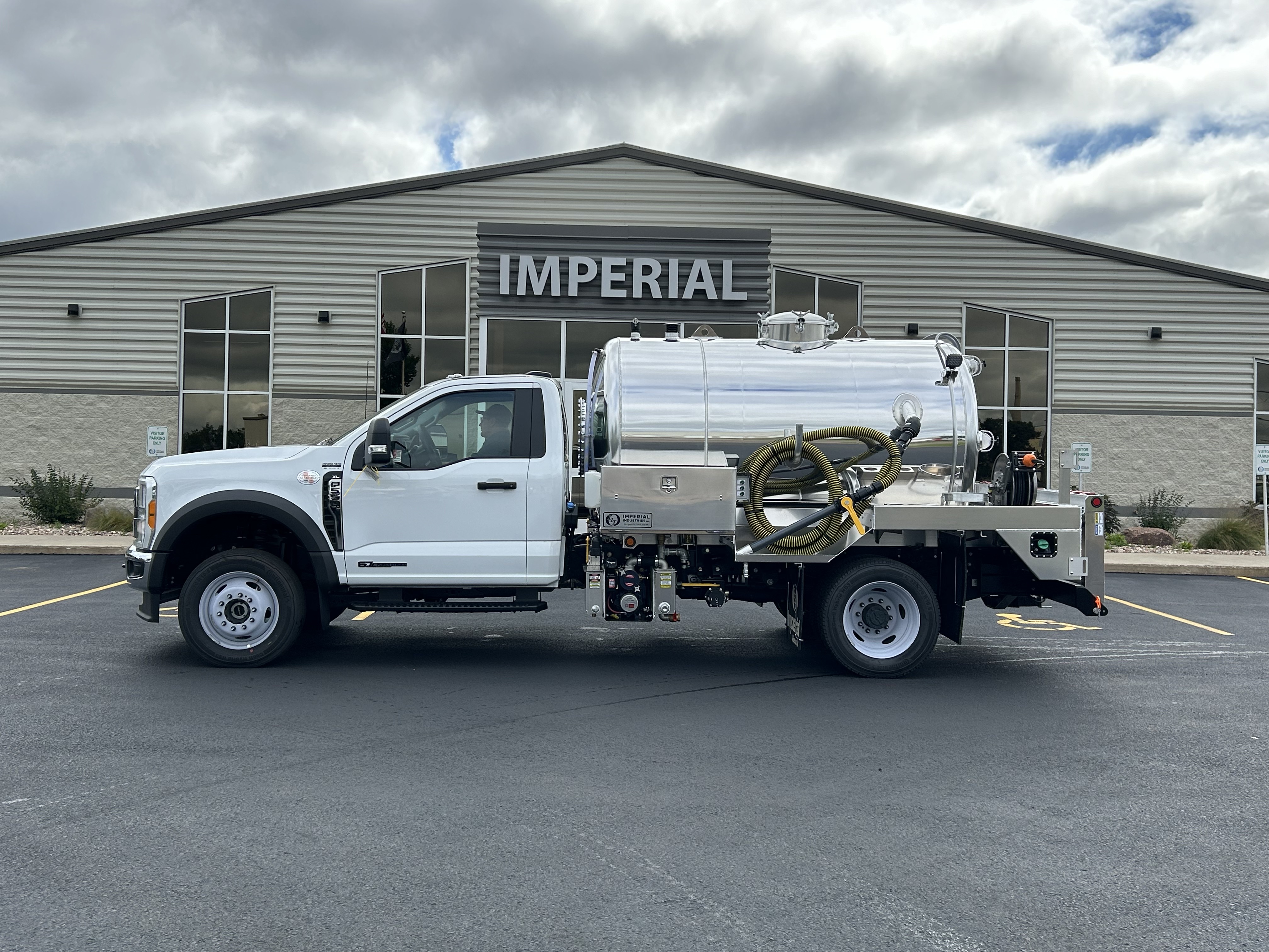 2026 FORD F600 in Crestwood, IL