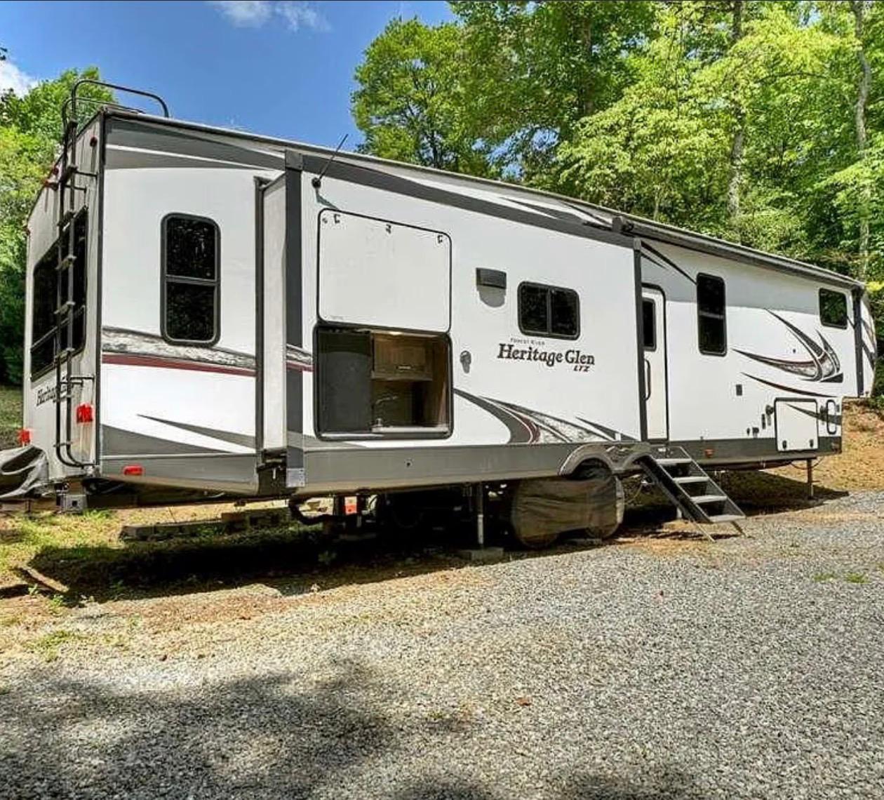 2018 Forest River HERITAGE GLEN ELITE 376FAM in blairsville GA
