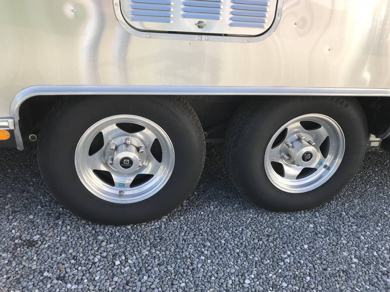 A photo of this 2000 Airstream EXCELLA 30