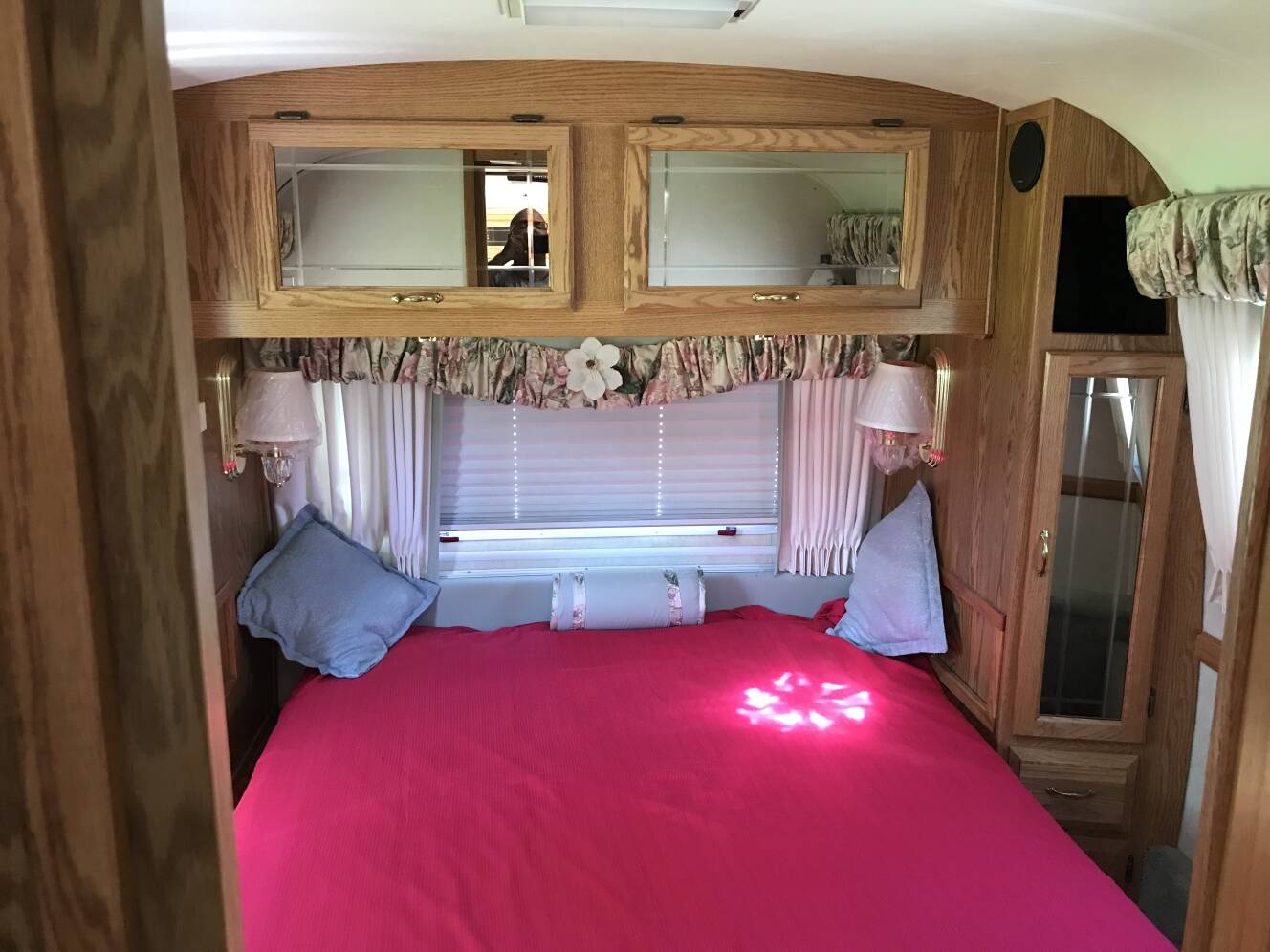 A photo of this 2000 Airstream EXCELLA 30